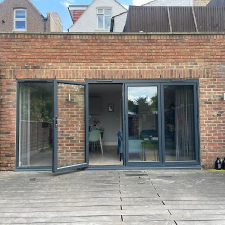 Wonderful 3 Bed Flat With Private Garden In Wimbledon - 1 The Queens Διαμέρισμα Λονδίνο Εξωτερικό φωτογραφία