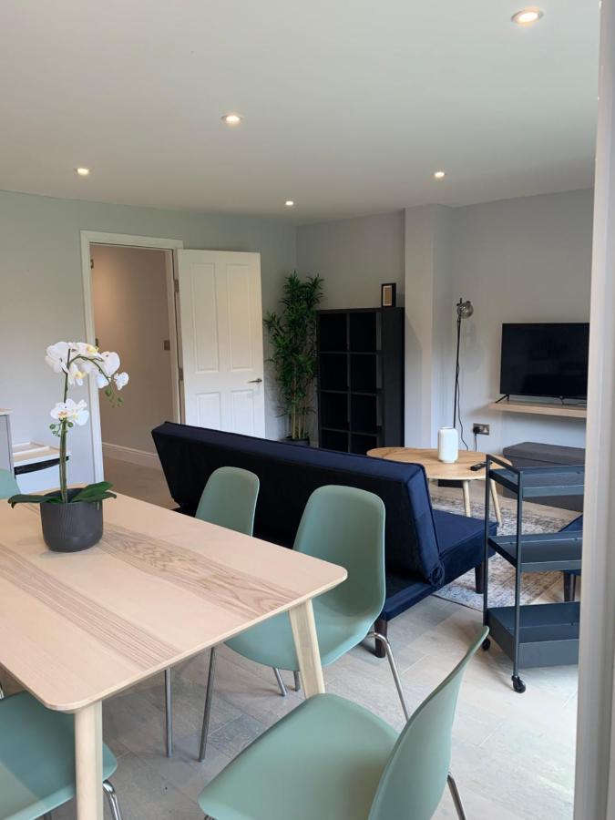 Wonderful 3 Bed Flat With Private Garden In Wimbledon - 1 The Queens Διαμέρισμα Λονδίνο Εξωτερικό φωτογραφία